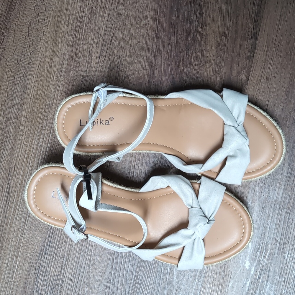 Luoika Women's Cream Bow Sandals